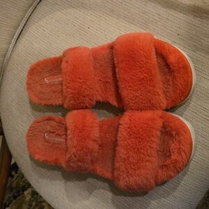 Koolaburra By Ugg faux fur slide sandals Size 11
